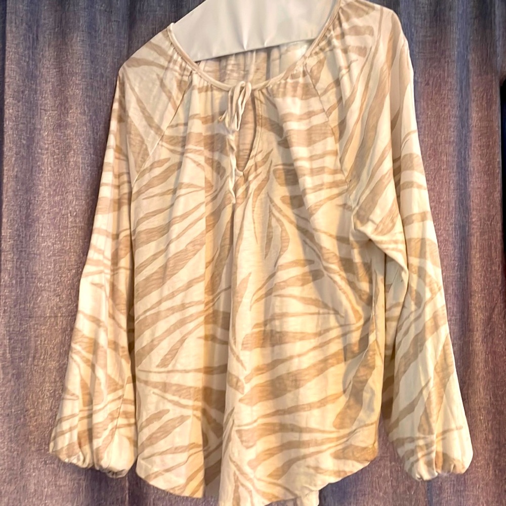 Z supply long sleeve khaki and white top
